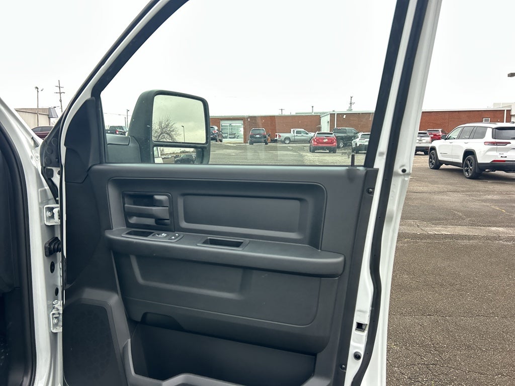 2024 RAM 3500 Chassis Tradesman/SLT/Laramie/Limited