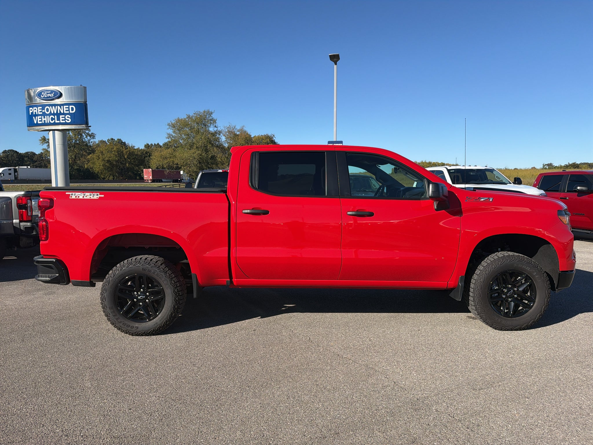 2024 Chevrolet Silverado 1500 4WD Crew Cab Short Bed Custom Trail Boss