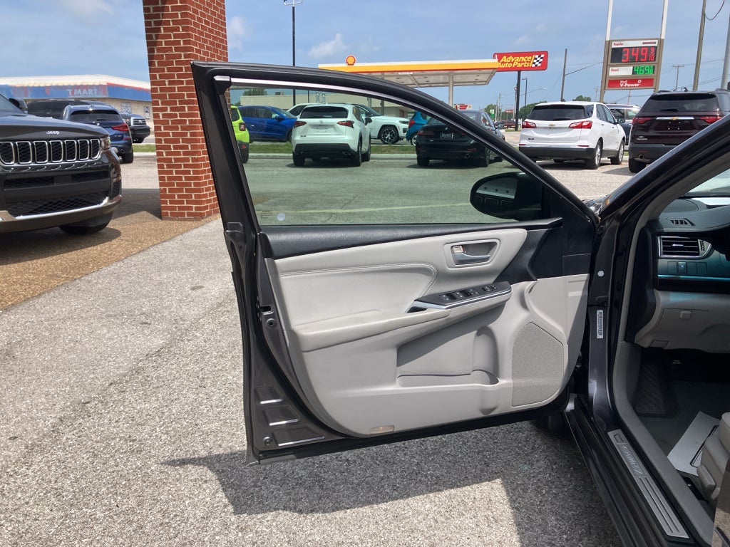 2016 Toyota Camry XLE