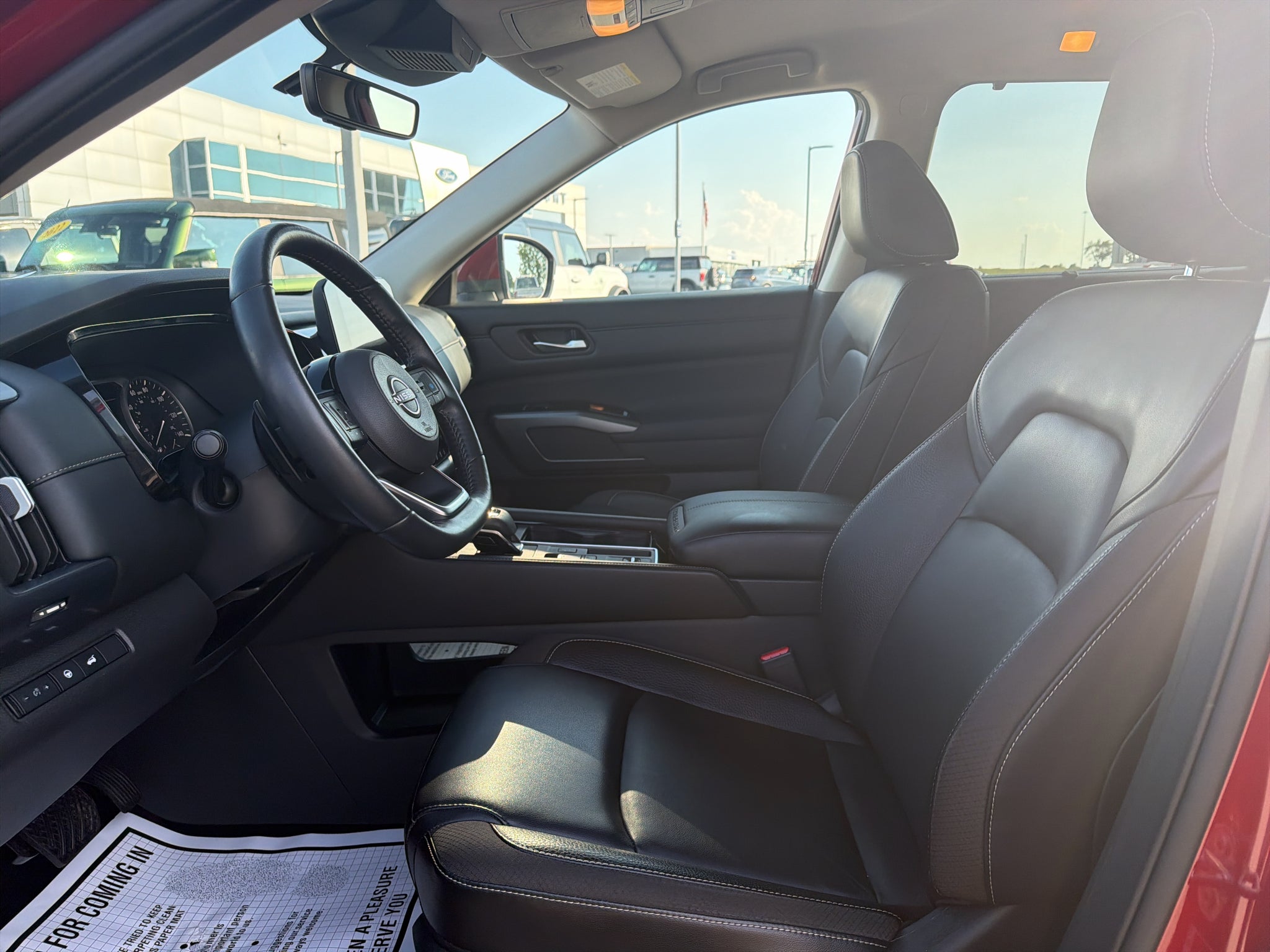 2024 Nissan Pathfinder SL