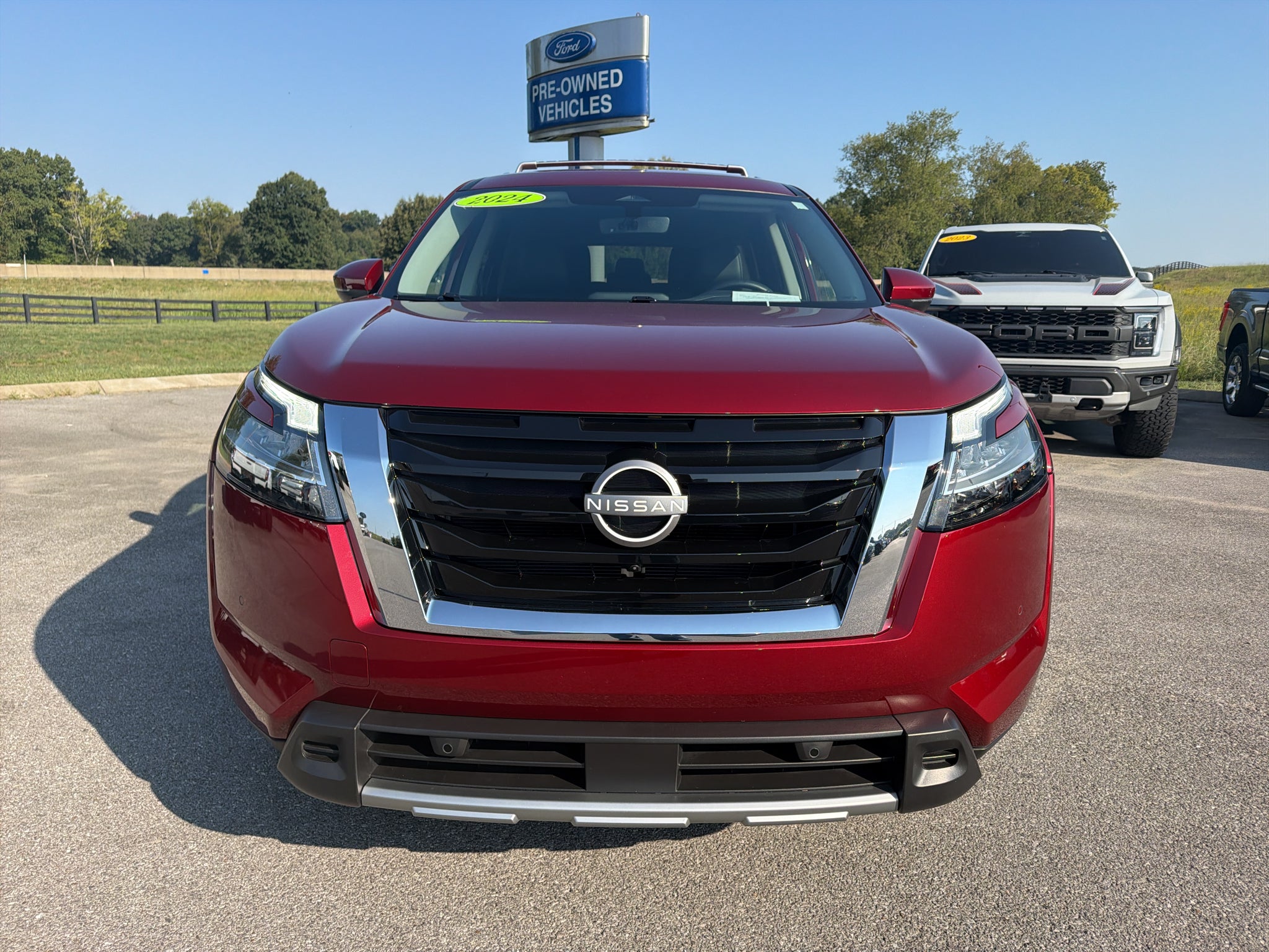 2024 Nissan Pathfinder SL