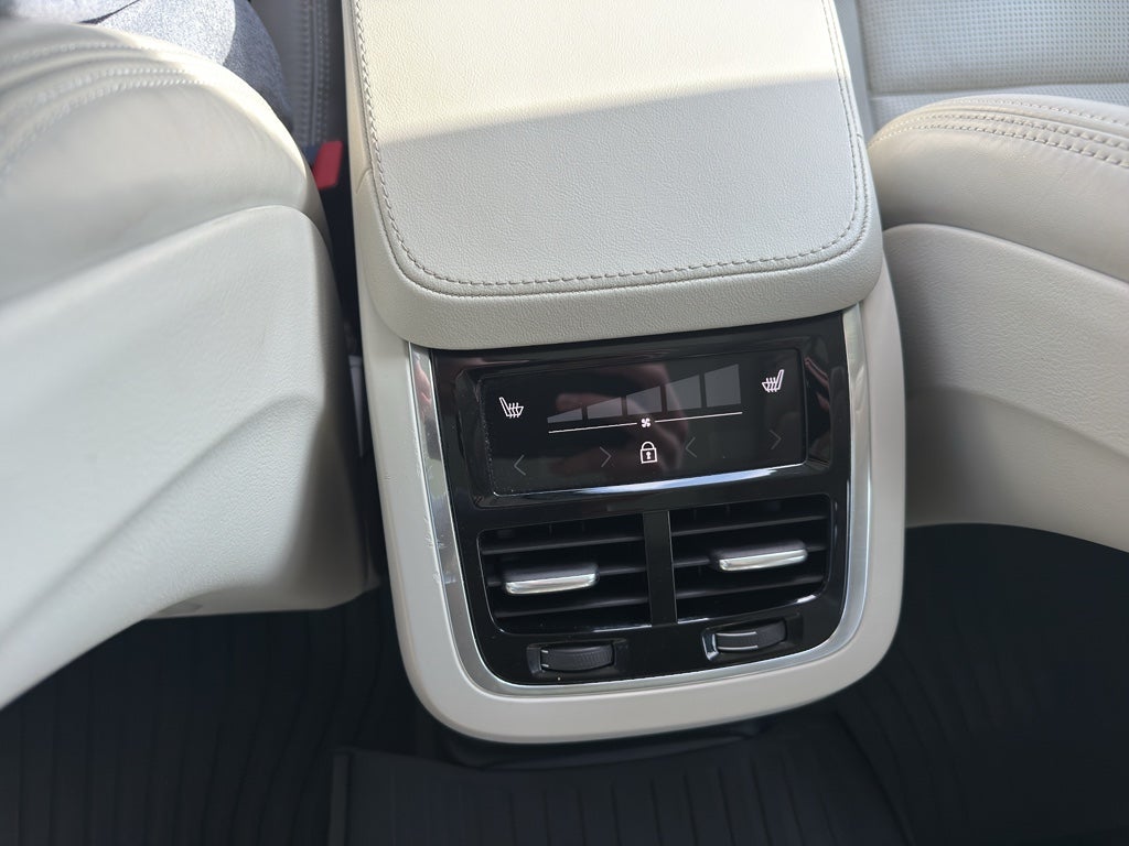 2021 Volvo XC90 Recharge Plug-In Hybrid T8 Inscription 7 Passenger