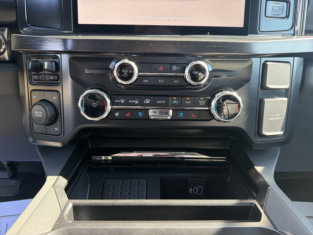 2027 Ford F-450 F-450® LARIAT®