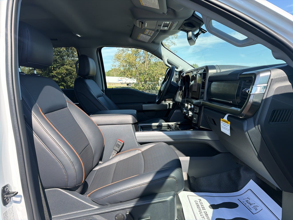 2027 Ford F-450 F-450® LARIAT®