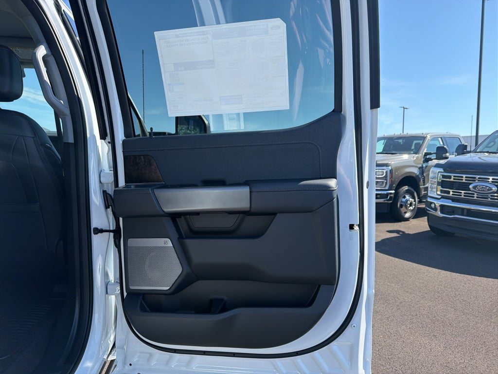 2027 Ford F-450 F-450® LARIAT®