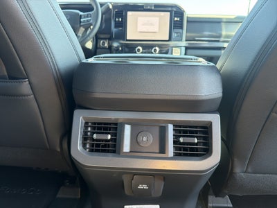 2027 Ford F-450 F-450® LARIAT®