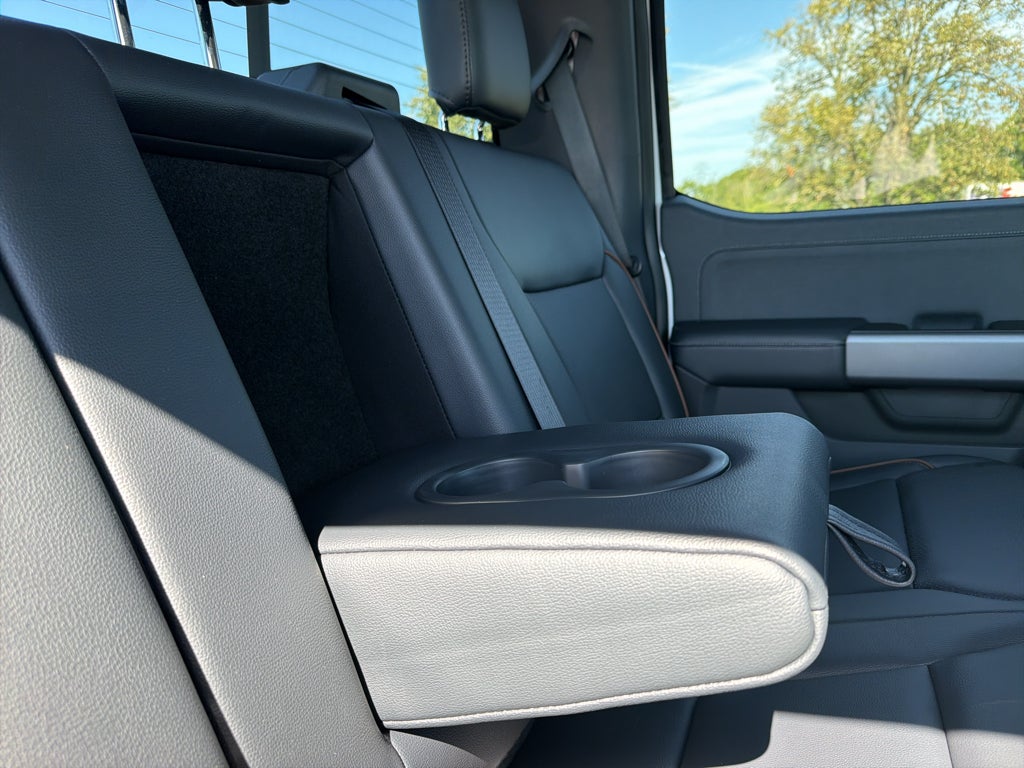 2027 Ford F-450 F-450® LARIAT®