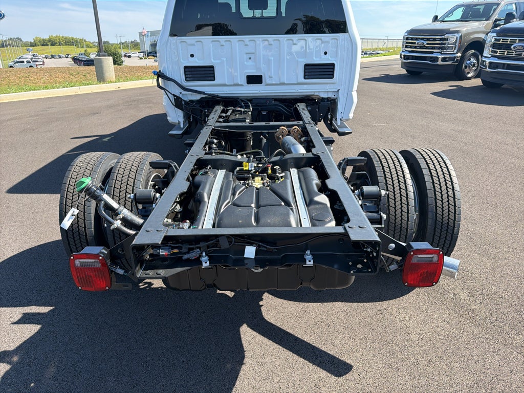 2027 Ford F-450 F-450® LARIAT®