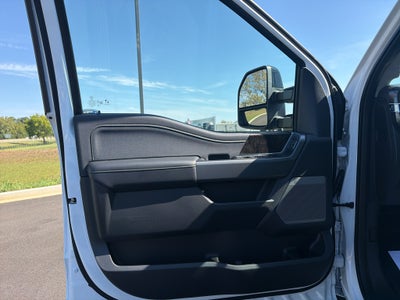 2027 Ford F-450 F-450® LARIAT®
