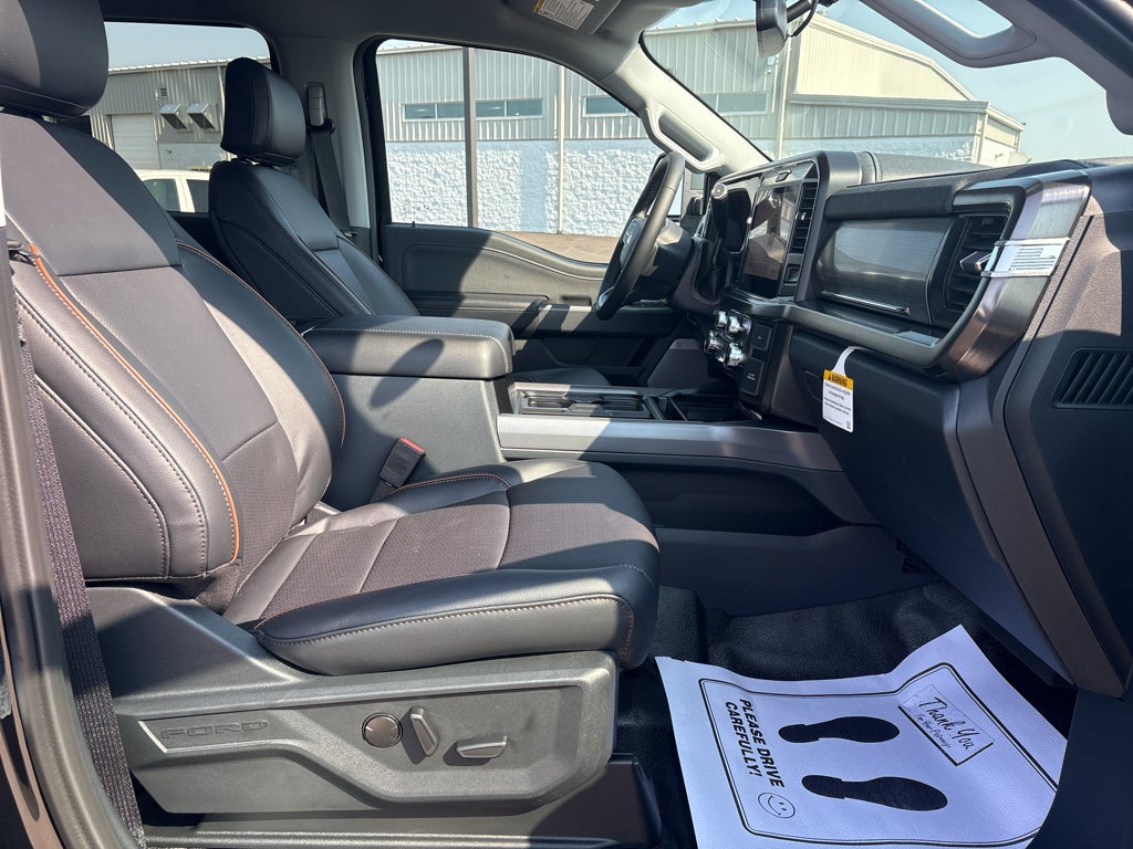 2027 Ford F-450 F450 4X4 CRW CC