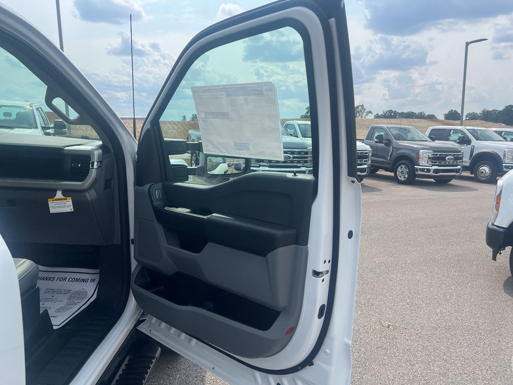 2026 Ford F-550 F-550® XL