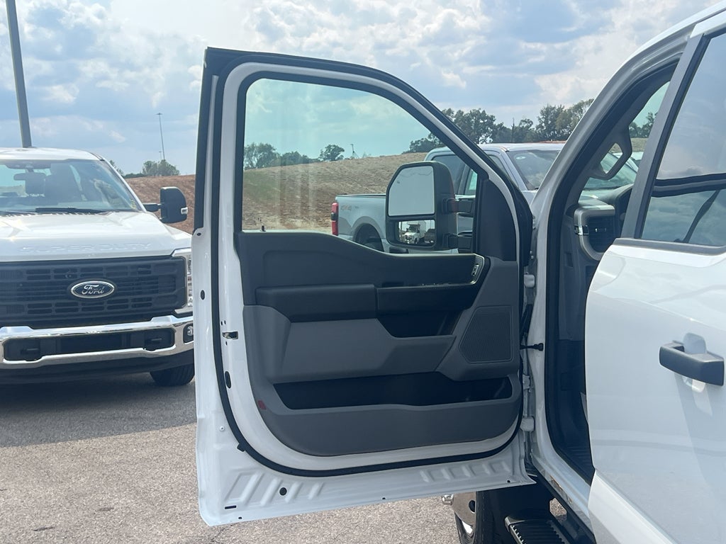 2026 Ford F-550 F-550® XL