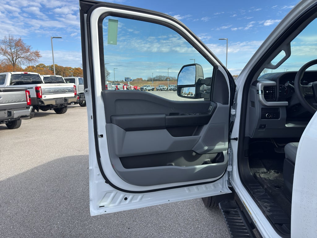 2026 Ford F-550 F-550® XL