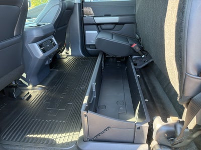 2027 Ford F-350 F-350® LARIAT®