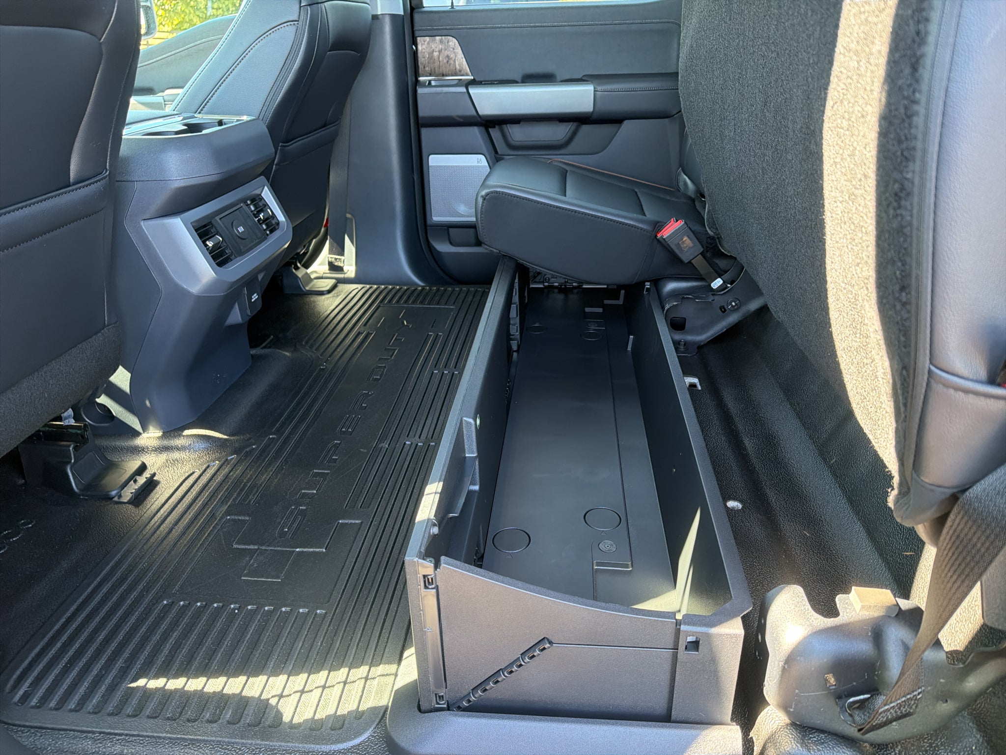 2027 Ford F-350 F-350® LARIAT®