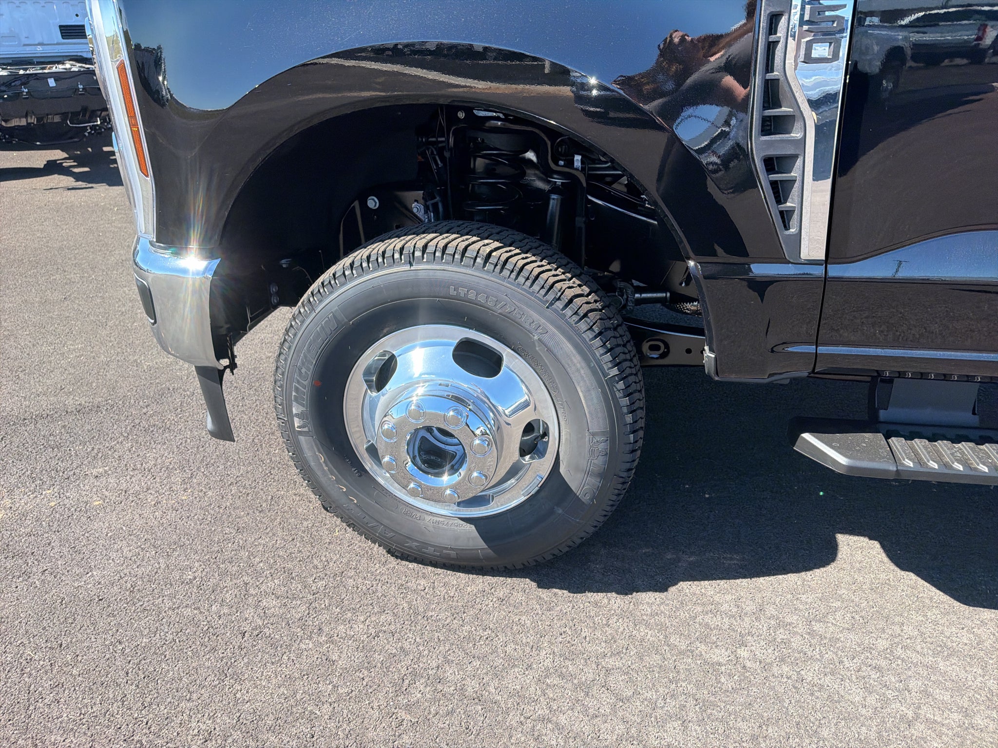 2027 Ford F-350 F-350® LARIAT®