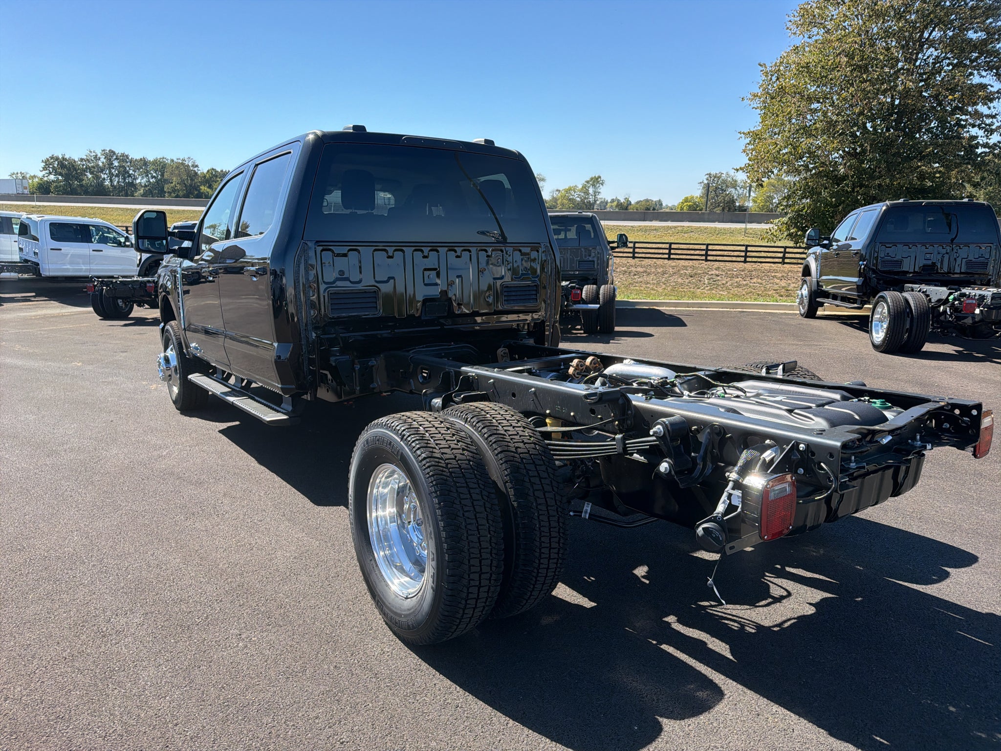 2027 Ford F-350 F-350® LARIAT®