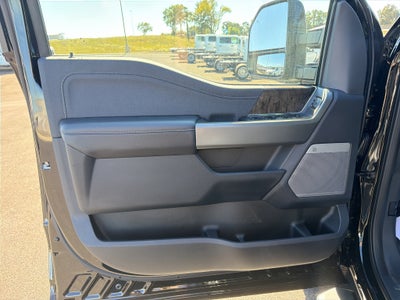2027 Ford F-350 F-350® LARIAT®