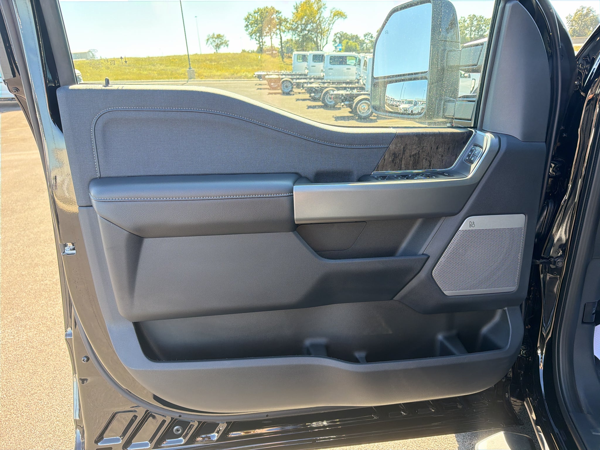 2027 Ford F-350 F-350® LARIAT®