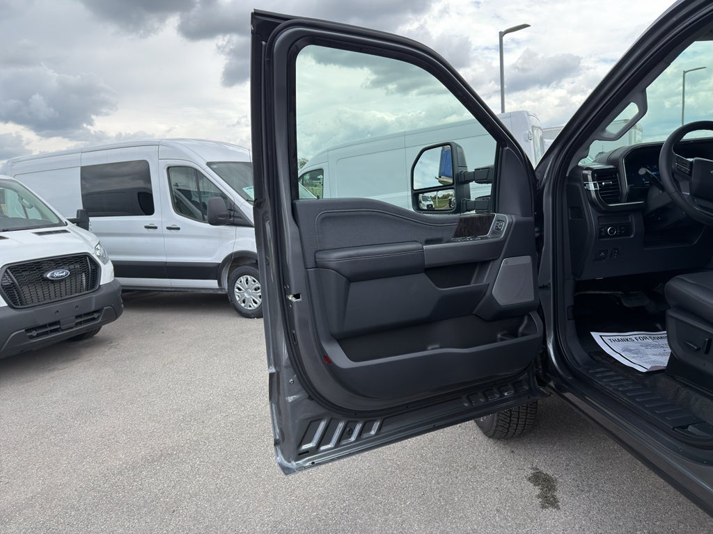 2026 Ford F-350 F-350® LARIAT®