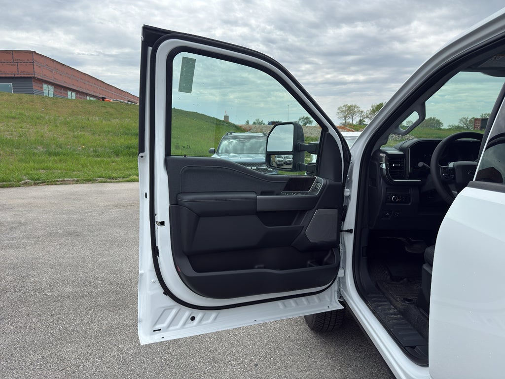 2026 Ford F-350 F-350® LARIAT®