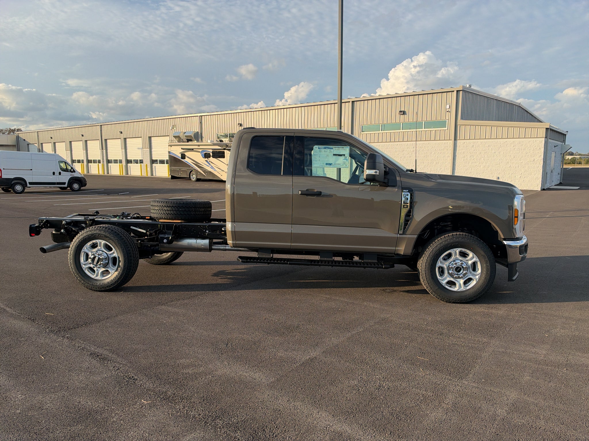 2027 Ford F-350 F-350® XLT