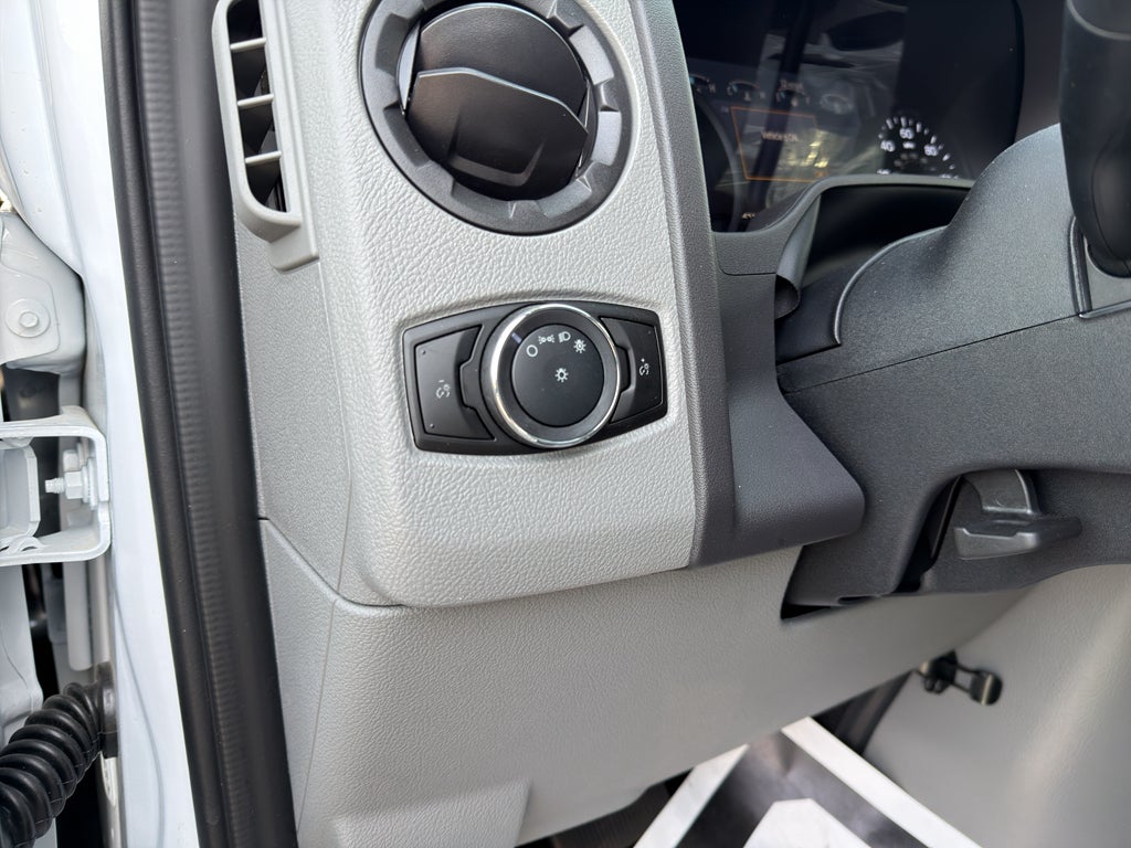 2026 Ford Econoline E-350 SRW