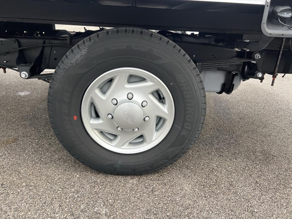 2025 Ford Econoline E-350 SRW
