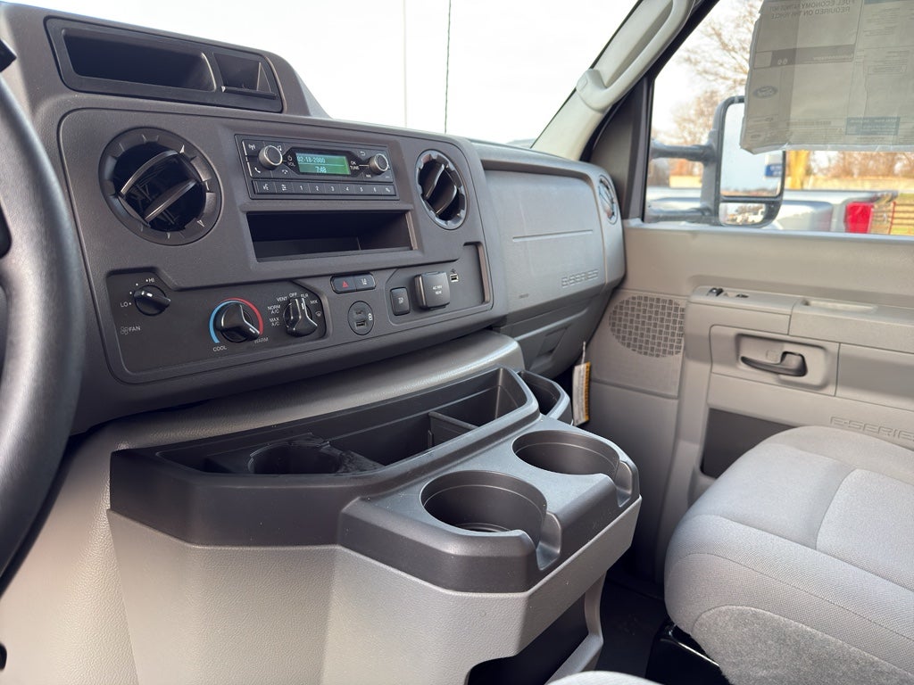 2026 Ford E-450 Super Duty E-450 DRW