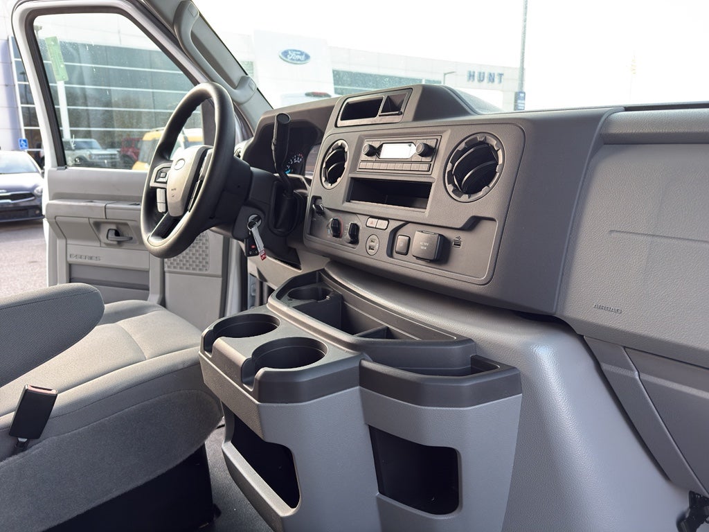 2026 Ford E-450 Super Duty E-450 DRW