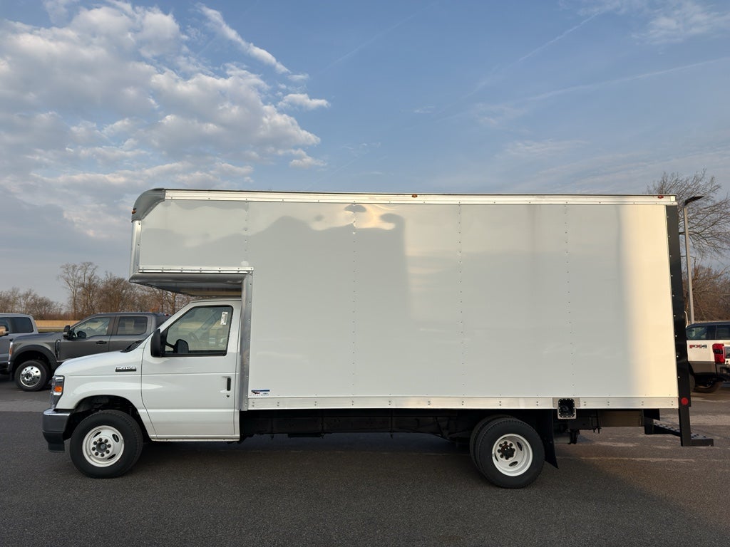 2026 Ford E-450 Super Duty E-450 DRW