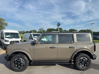 2026 Ford Bronco Outer Banks®