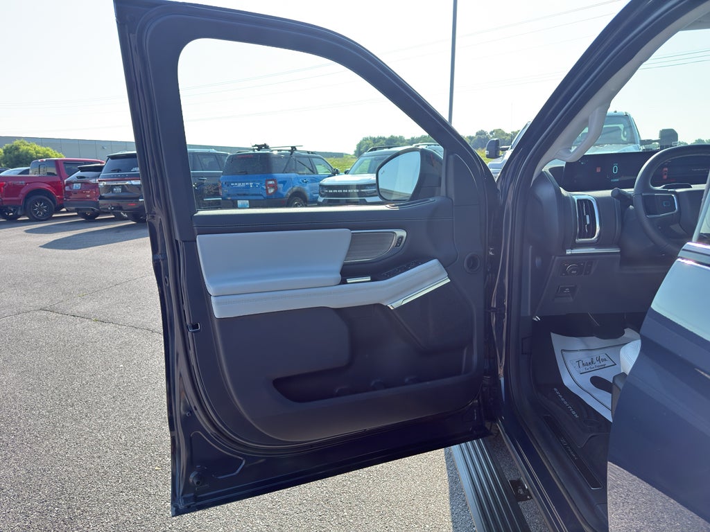 2027 Ford Expedition MAX MAX Platinum