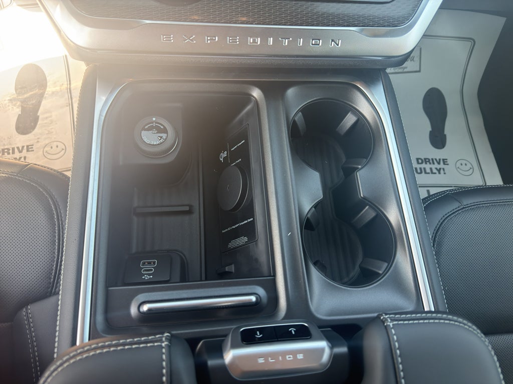 2027 Ford Expedition MAX MAX Platinum
