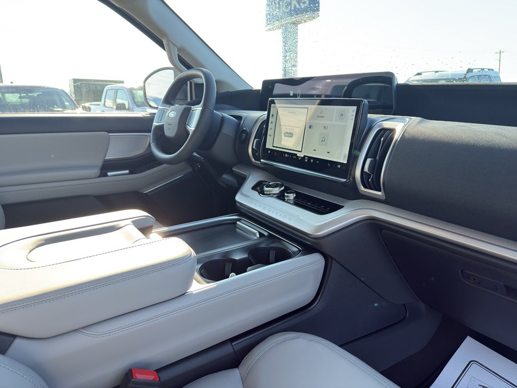 2026 Ford Expedition Active