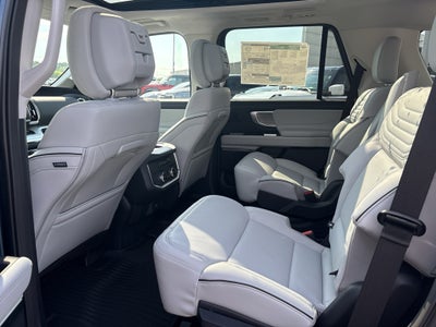 2027 Ford Expedition Platinum