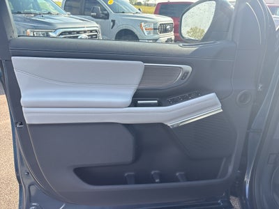 2027 Ford Expedition Platinum