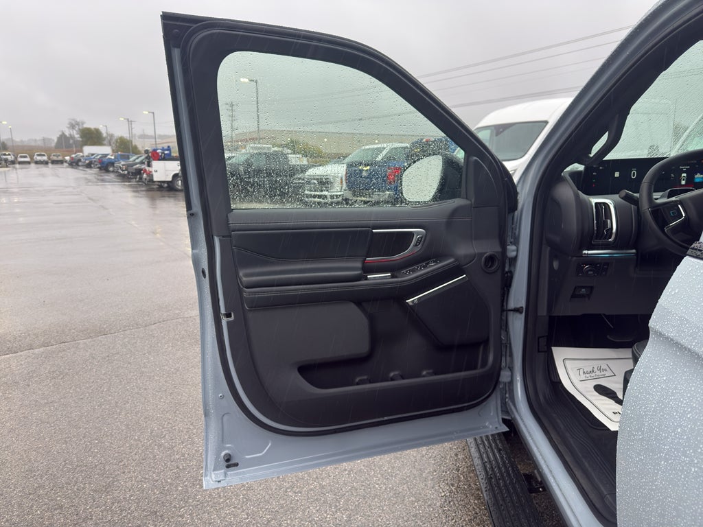 2025 Ford Expedition Platinum®