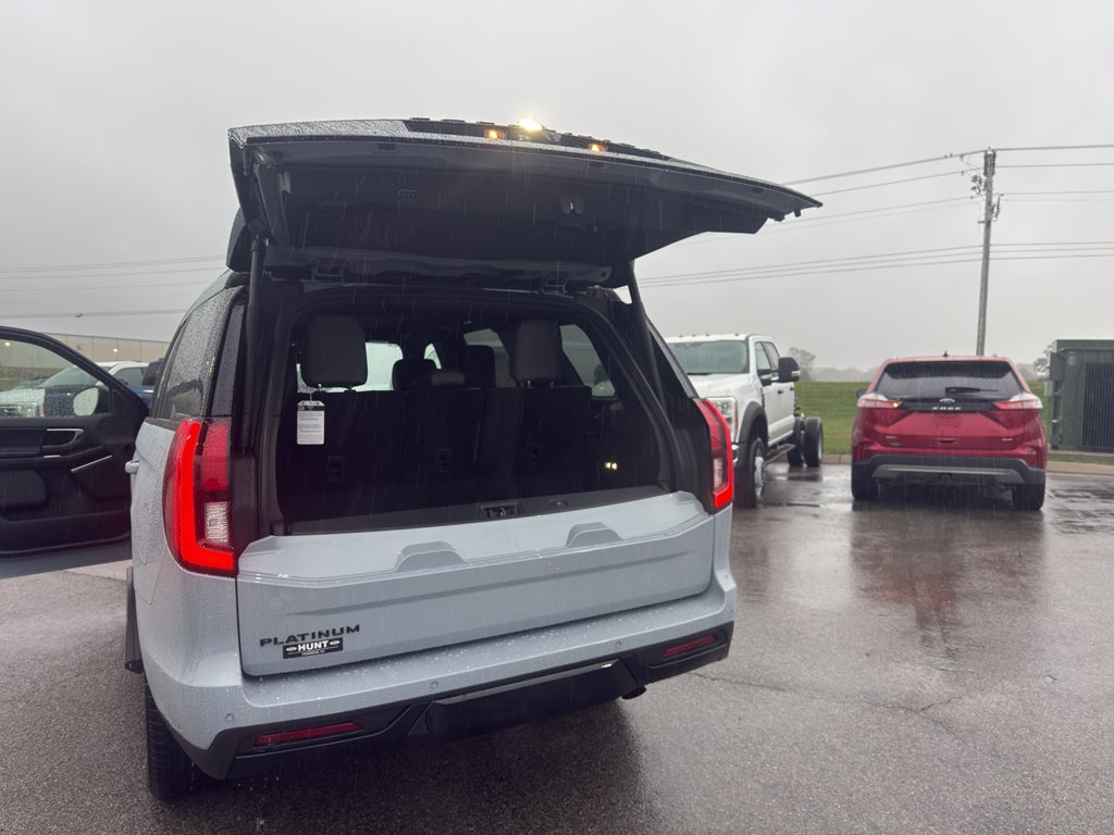 2025 Ford Expedition Platinum®