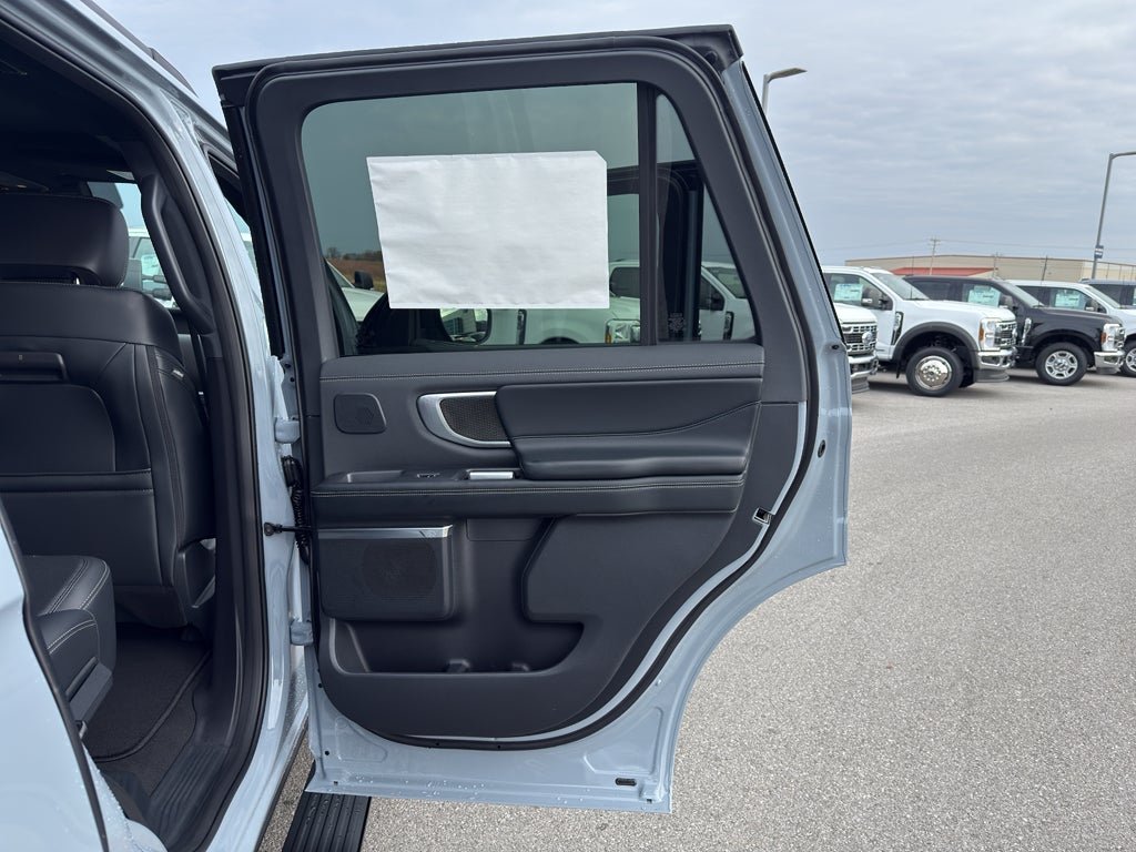 2025 Ford Expedition Platinum®