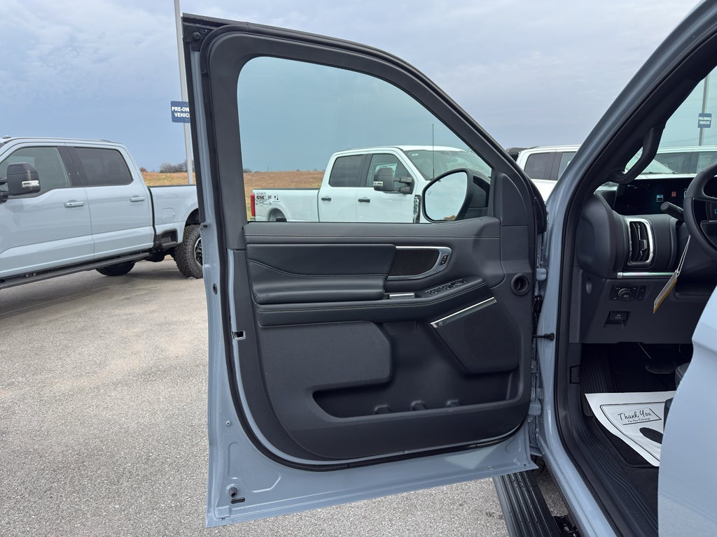 2025 Ford Expedition Platinum®