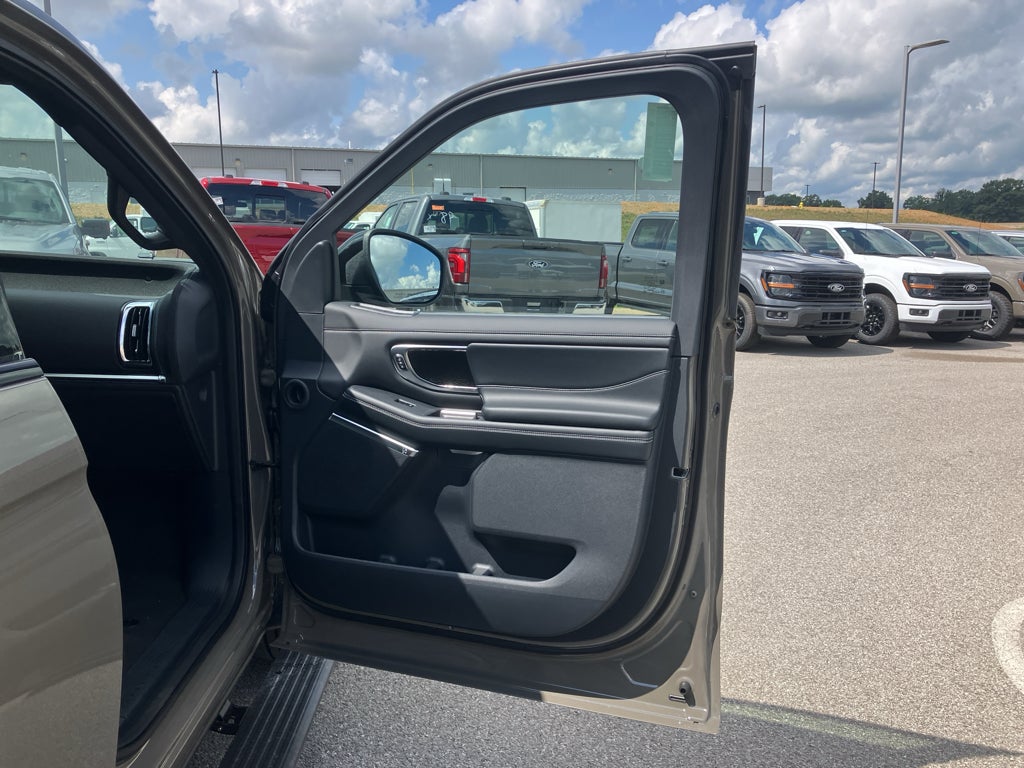 2027 Ford Expedition Platinum