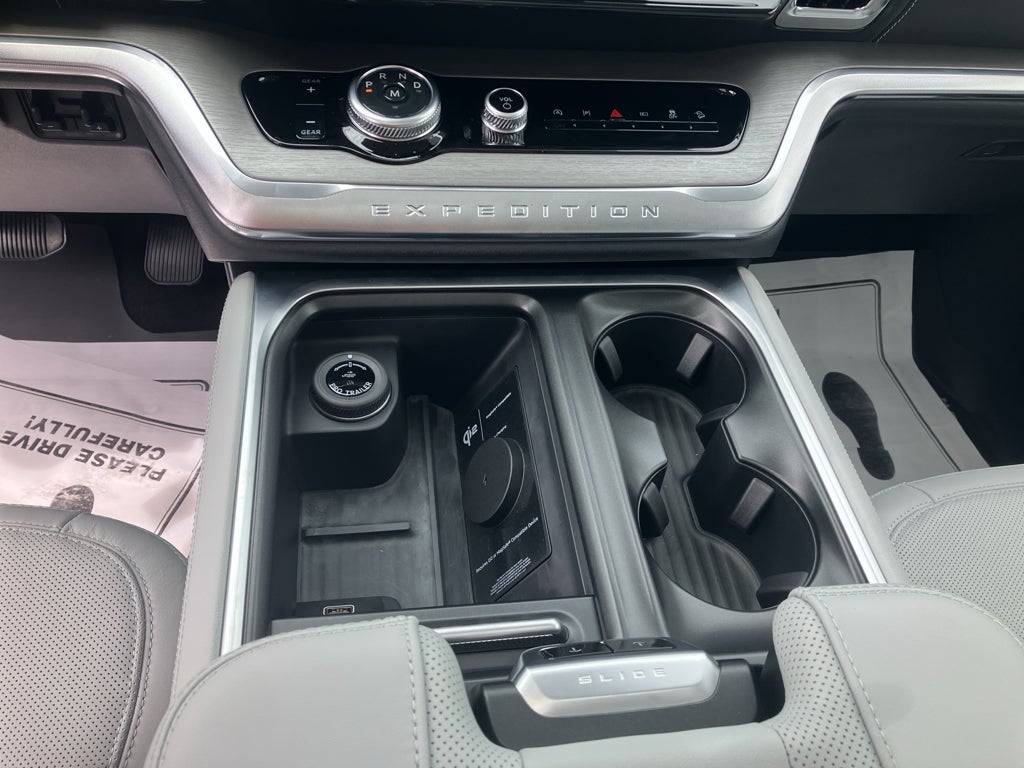 2027 Ford Expedition 4X4 PLATINUM