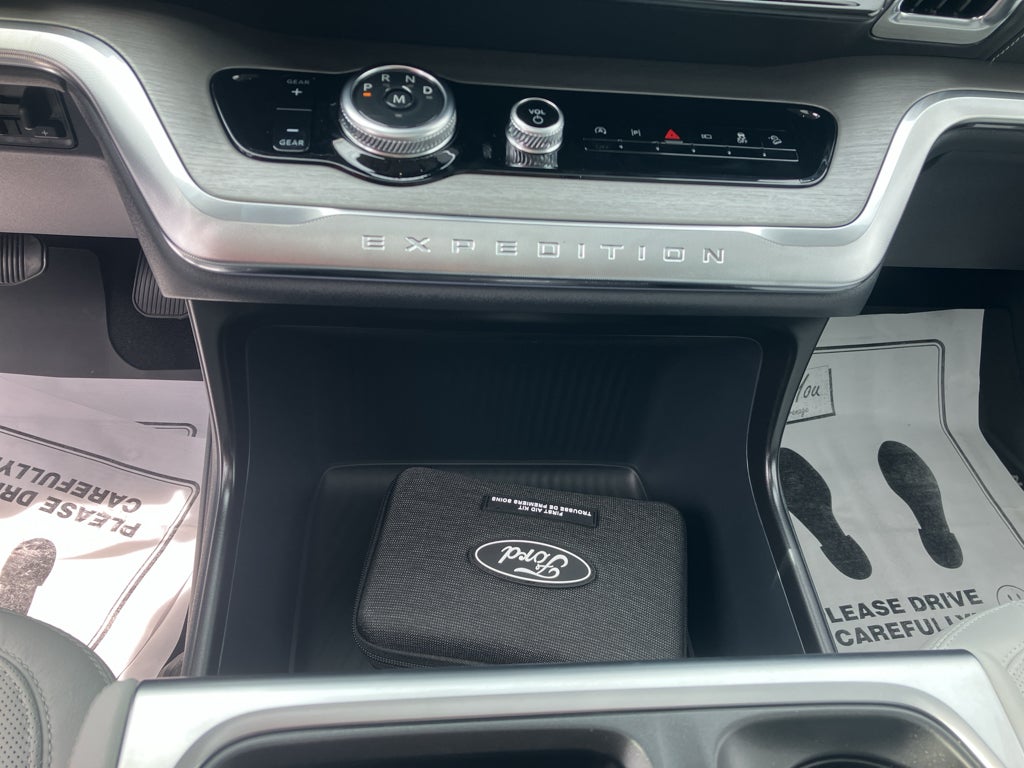2027 Ford Expedition 4X4 PLATINUM