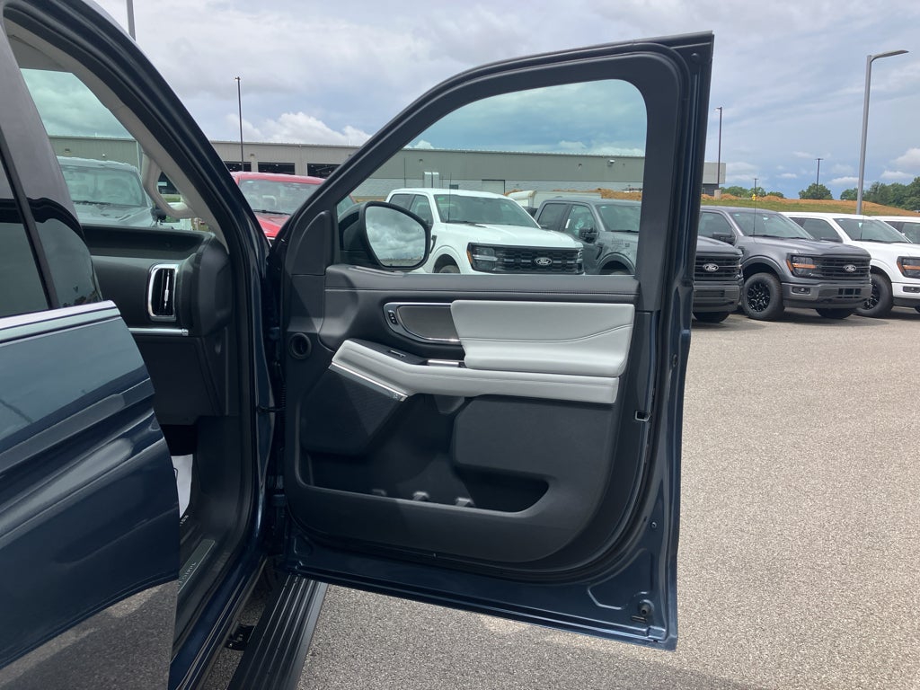 2027 Ford Expedition 4X4 PLATINUM