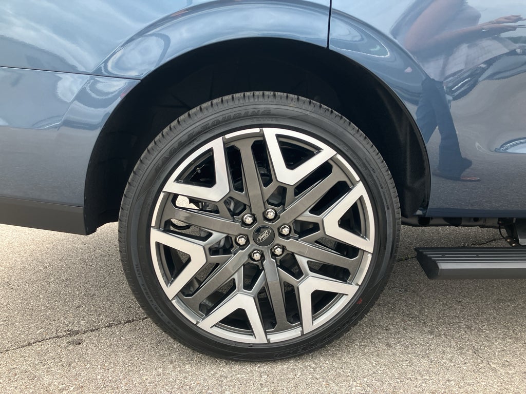 2027 Ford Expedition 4X4 PLATINUM