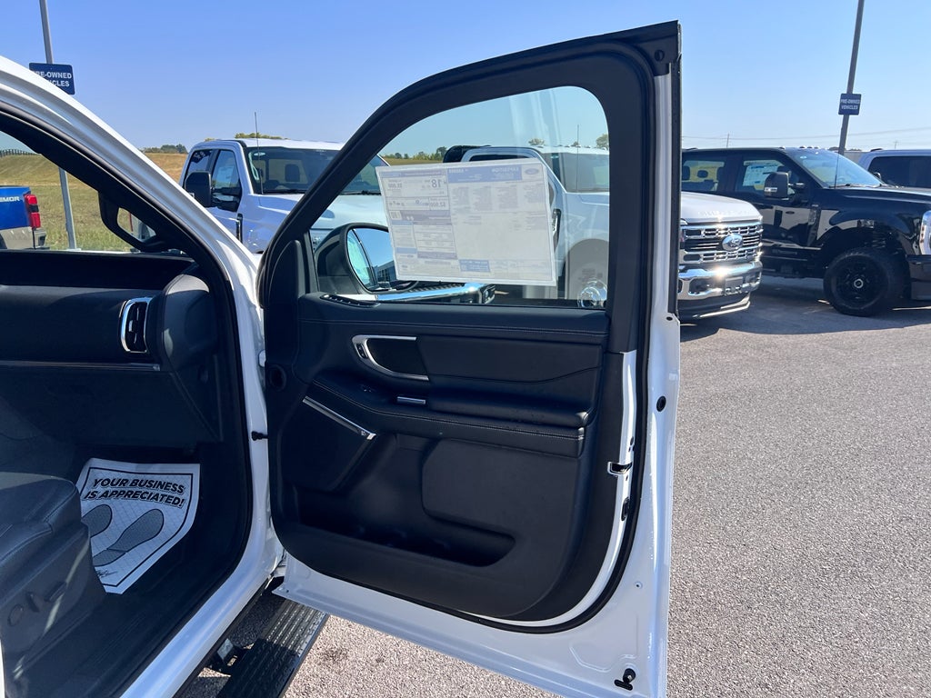 2025 Ford Expedition Platinum®