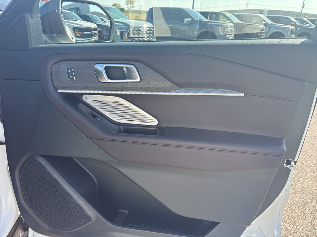 2027 Ford Explorer 4DR 4WD PLTNM
