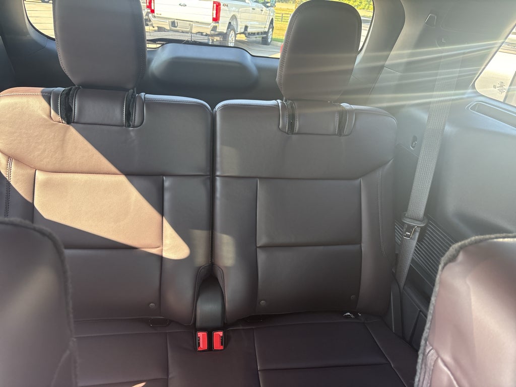 2027 Ford Explorer 4DR 4WD PLTNM