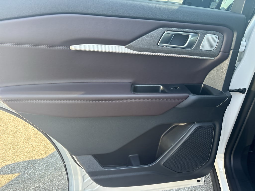 2027 Ford Explorer 4DR 4WD PLTNM